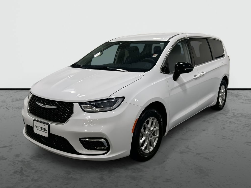 2024 Chrysler Pacifica Touring L's photo