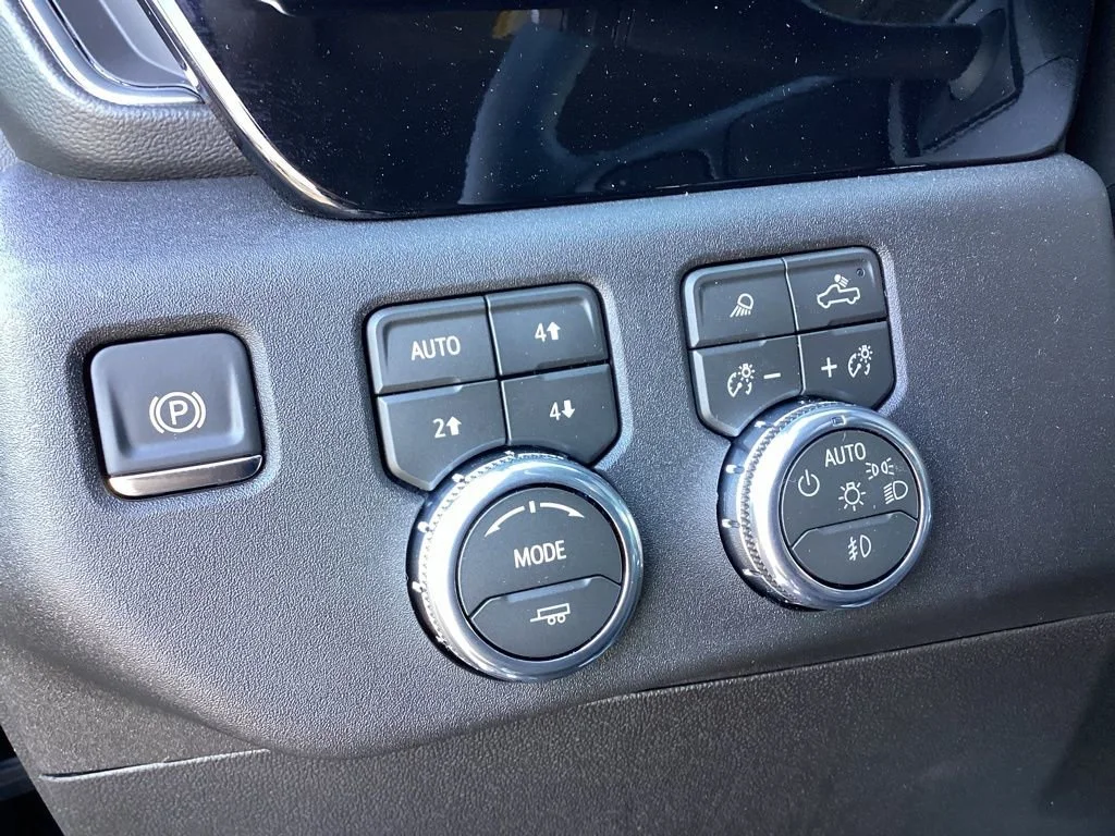 2026 GMC Sierra 2500HD SLT - Photo 9