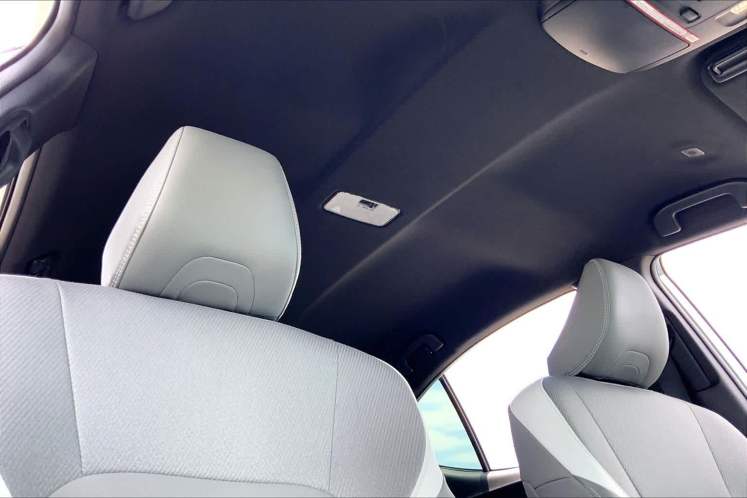Used 2025 Ice Cap Toyota SE image 14