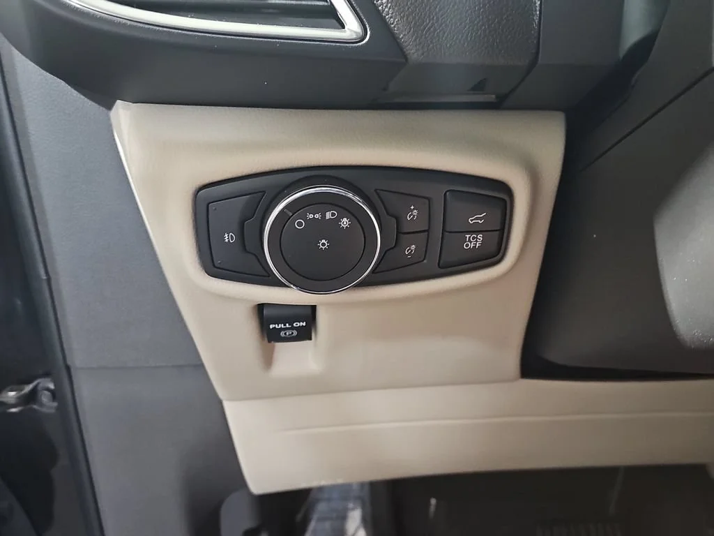 Certified Used 2019 Black Lincoln Reserve image 32