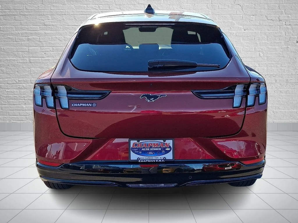 New 2025 Molten Magenta Metallic Tinted Clearcoat Ford Premium image 5