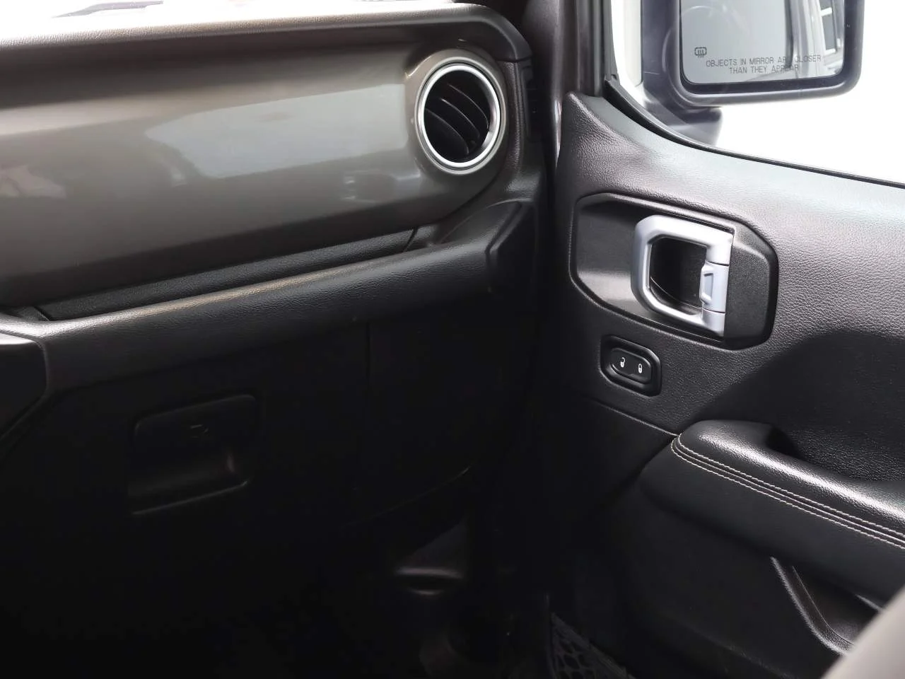 2023 Jeep Gladiator Overland - Photo 16