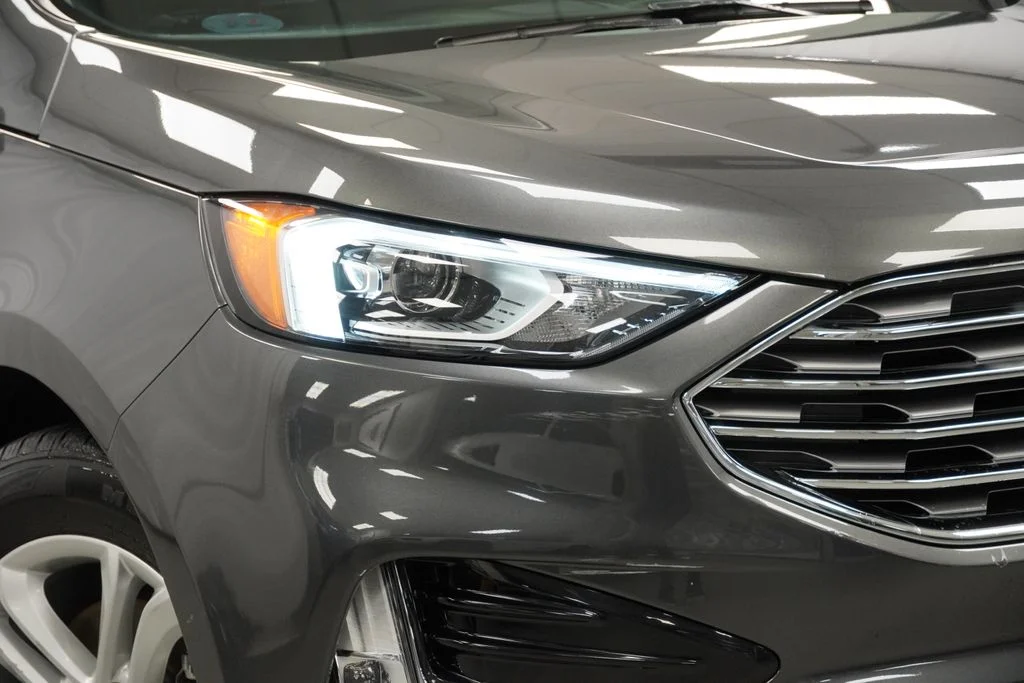 Used 2019 Gray Ford SEL image 31