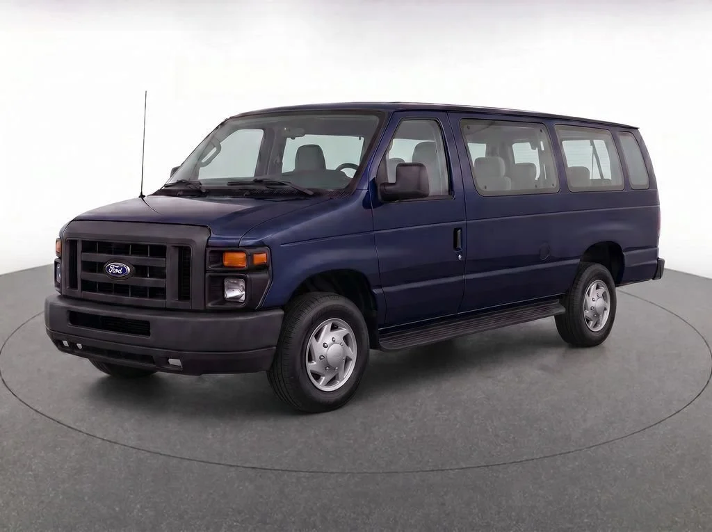 2010 Ford E-Series E-350 XL Super Duty Extended's photo