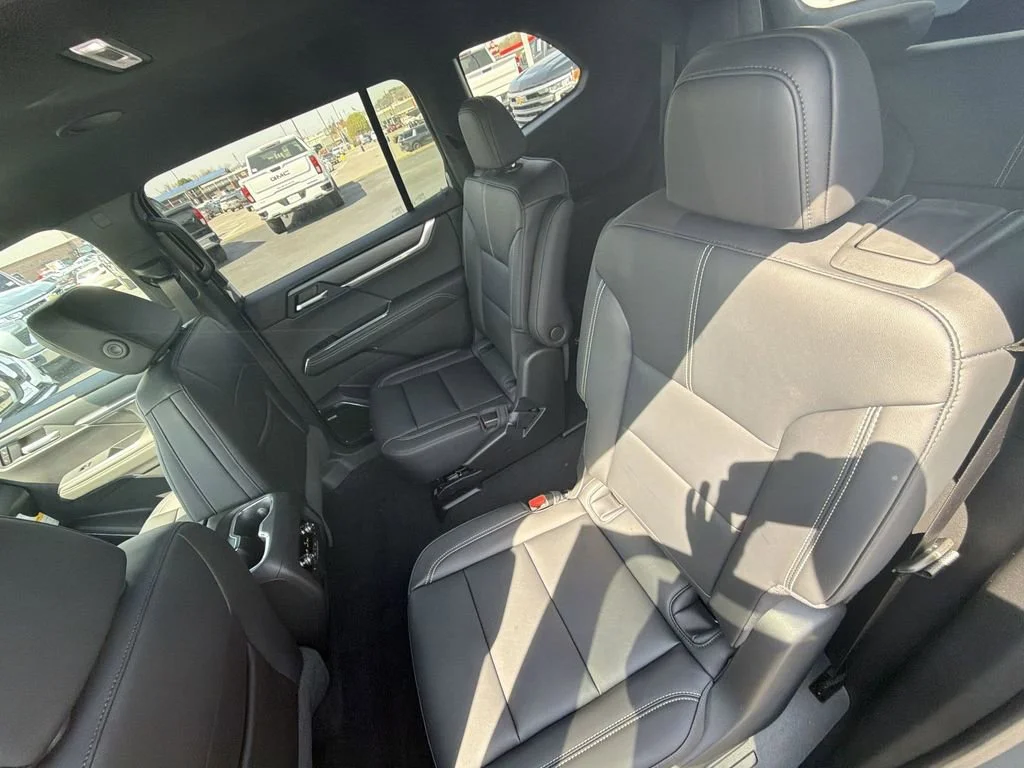 New 2026 Sterling Metallic GMC Elevation image 22