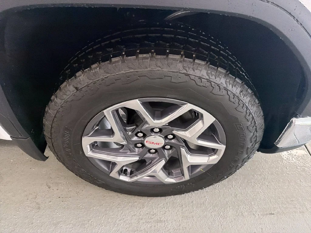 New 2026 Summit White GMC SLT image 4