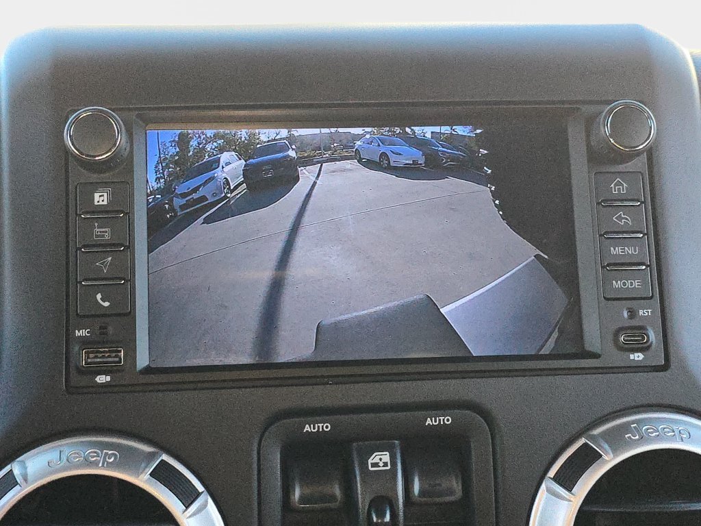 Used 2015 Black Jeep Unlimited Sahara image 29