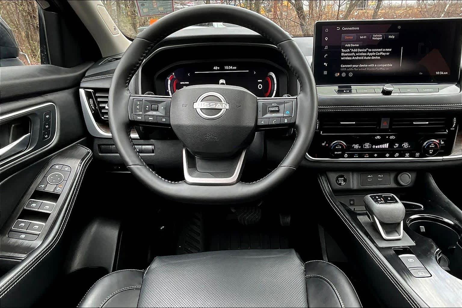 Used 2025 Super Black Nissan Platinum image 11