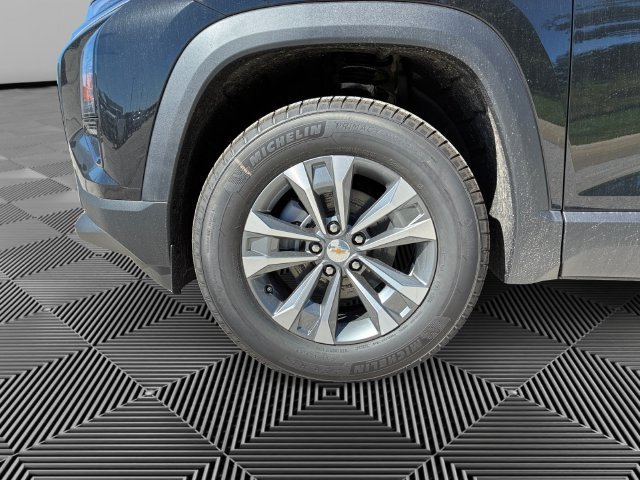 2027 Chevrolet Equinox LT - Photo 9