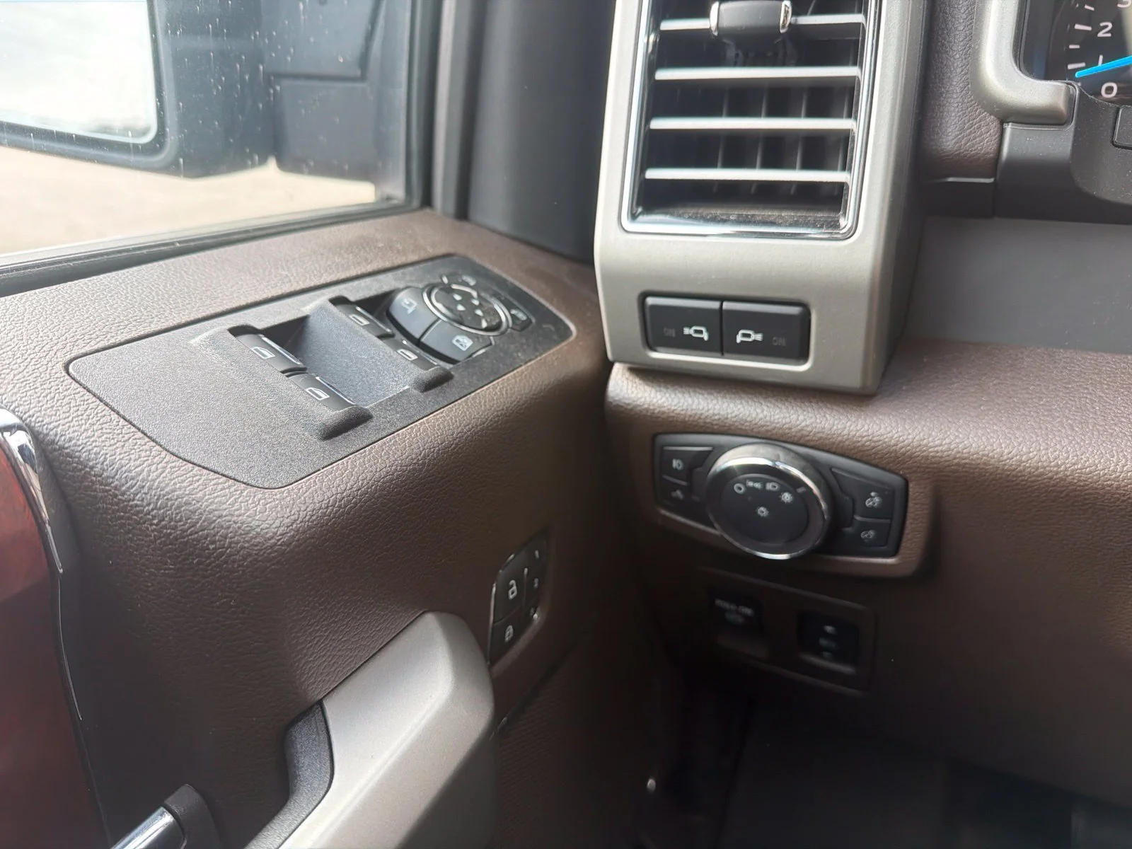 Certified Used 2020 Black Metallic Ford King Ranch image 21