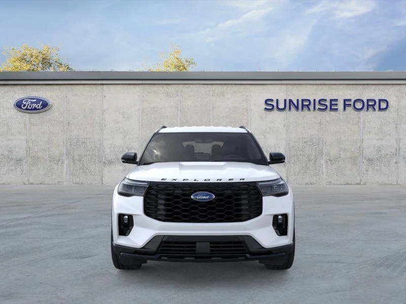 New 2026 Star White Metallic Tri-Coat Ford ST-Line image 6