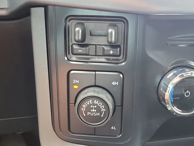 New 2026 Avalanche Ford XLT image 30