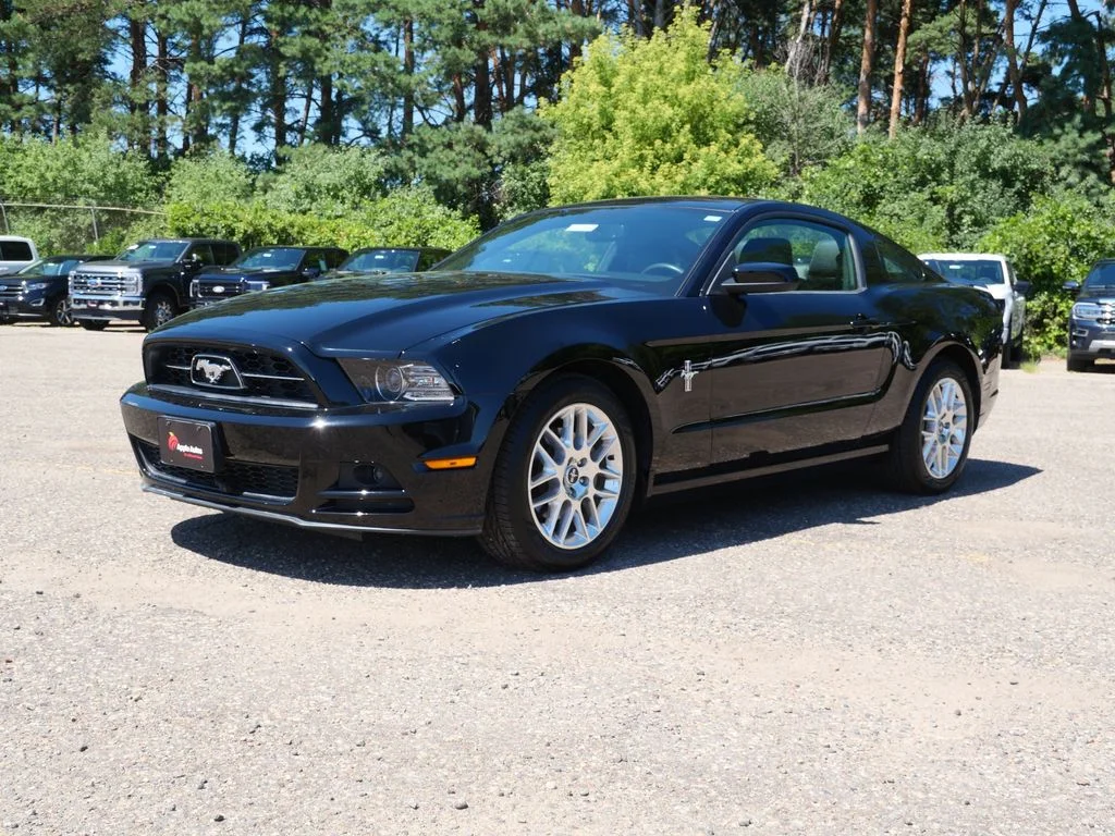 Used 2014 Black Ford V6 Premium image 2
