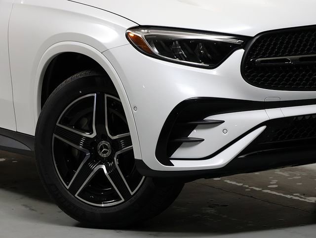 New 2026 MANUFAKTUR Moonlight White Metallic Mercedes-Benz GLC 300 image 30