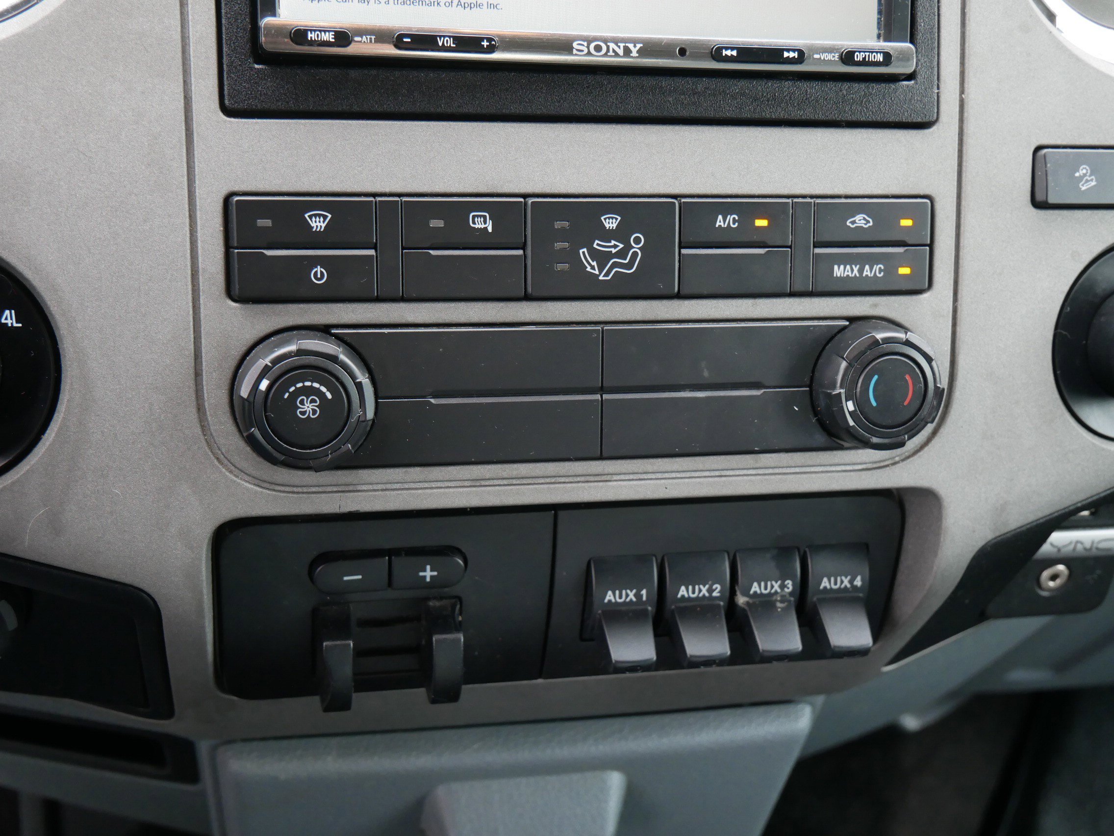 Used 2016 White Ford XLT image 23