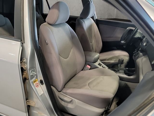 Used 2008 Classic Silver Metallic Toyota Base image 17