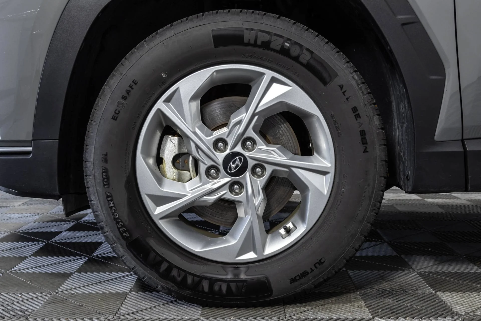 Used 2024  Hyundai SEL image 48