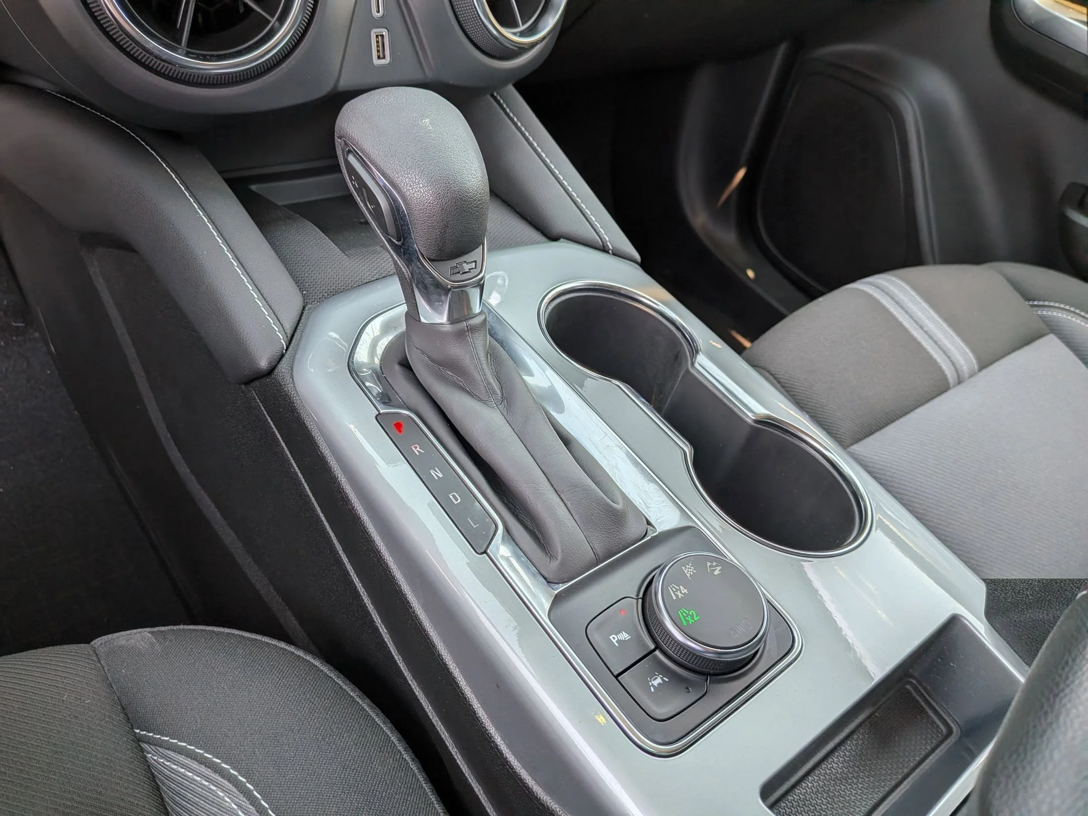 Used 2024 Riptide Blue Metallic Chevrolet LT image 15