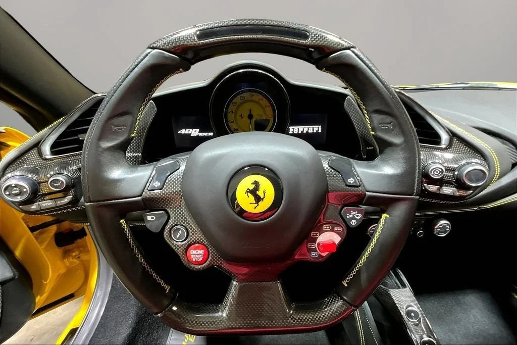 Used 2018 Giallo Modena Ferrari  image 9