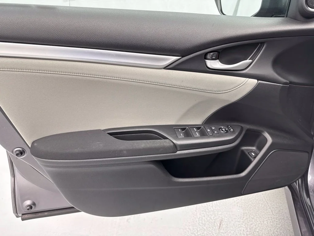 2019 Honda Civic EX 4dr Car Slide 14