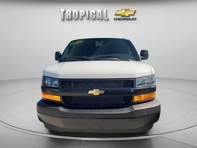 New 2026 Summit White Chevrolet WT image 8