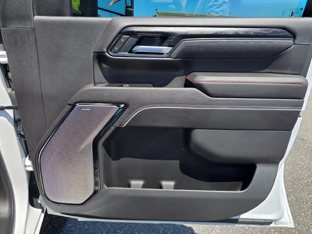 New 2026 White GMC AT4X image 37