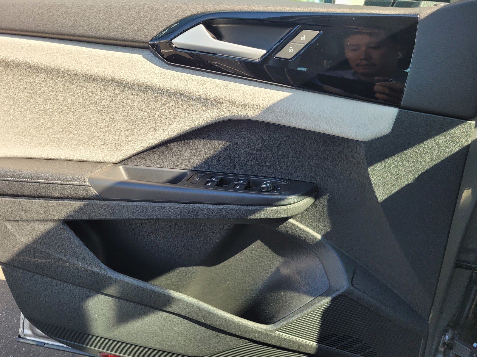 New 2026 Silver Volkswagen 1.5T S image 9