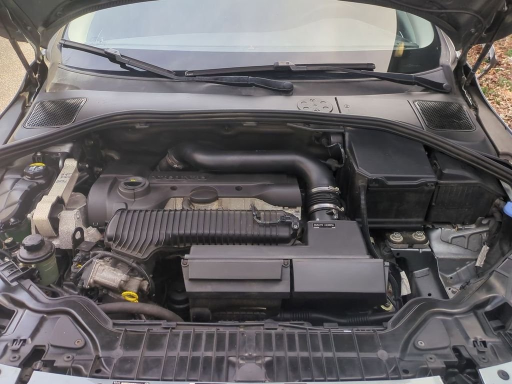 Used 2016 Gray Volvo T5 image 29