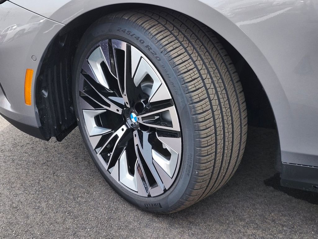 Used 2026 Gray BMW 530i xDrive image 33