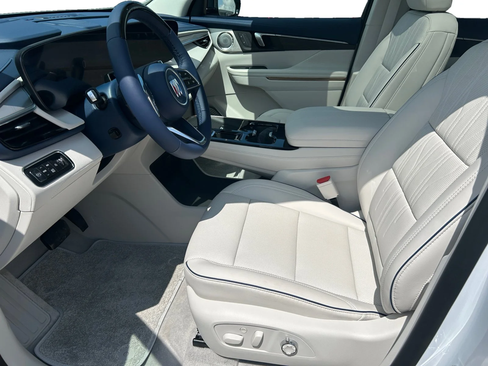 New 2026 Iridescent White Tricoat Buick Avenir AWD image 14