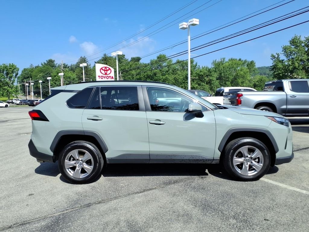 2023 Toyota RAV4 XLE - Photo 3