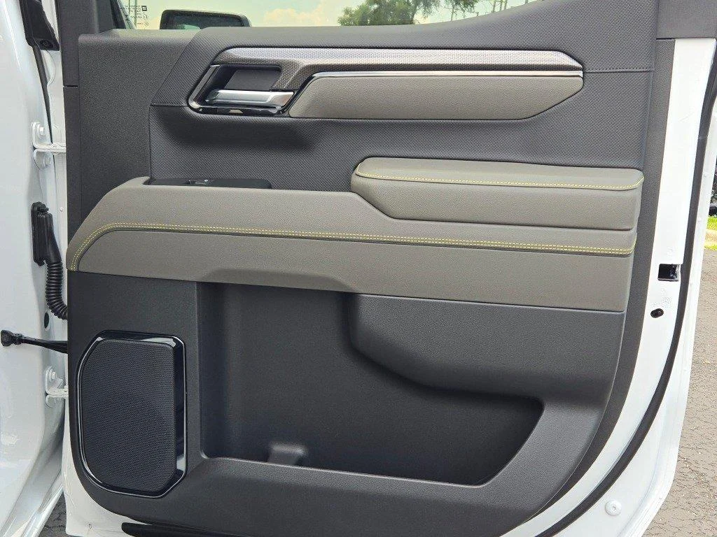 2026 Chevrolet Silverado 1500 ZR2 - Photo 12