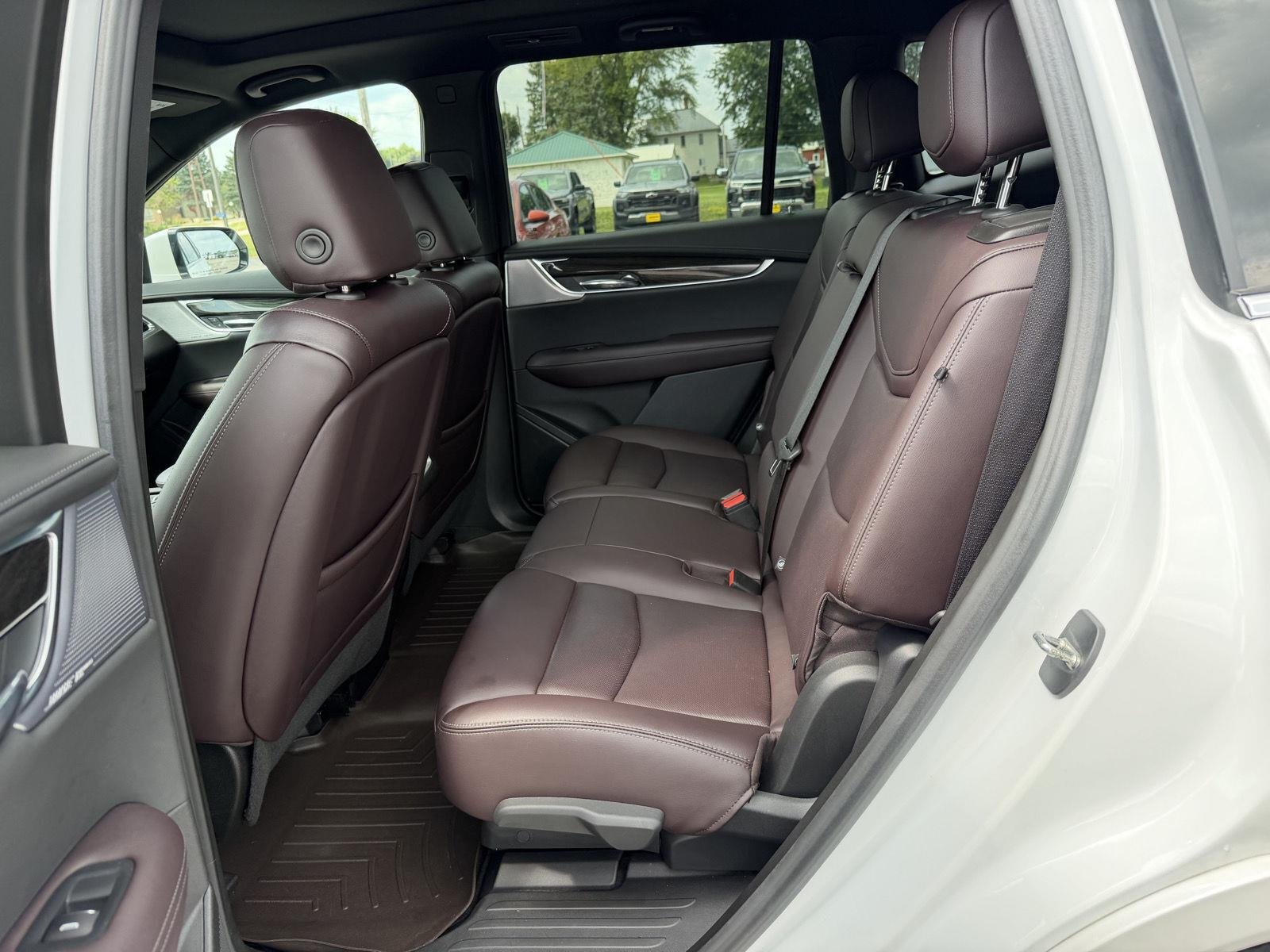 Used 2023 Crystal White Tricoat Cadillac Premium Luxury image 23