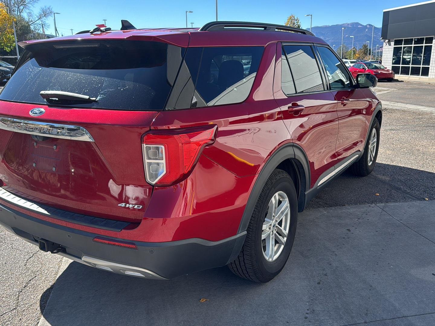 Used 2022 Rapid Red Metallic Tinted Clearcoat Ford XLT image 6