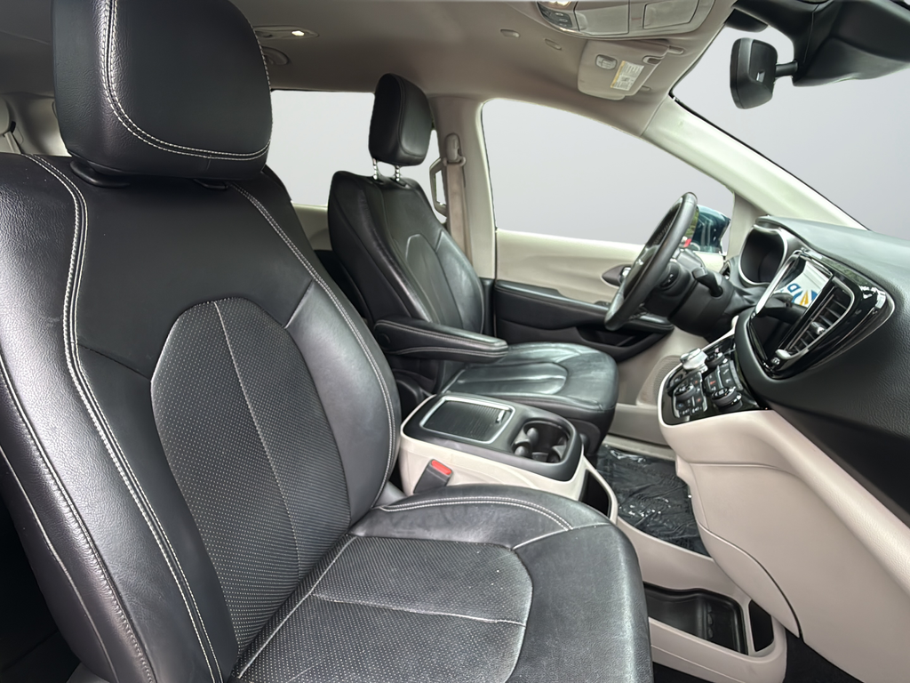 Used 2022 Blue Chrysler Touring L image 28