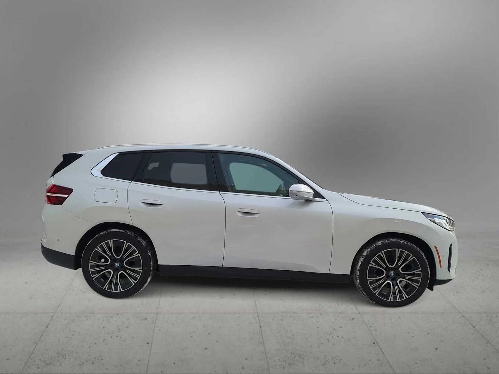 New 2026 Mineral White Metallic BMW 30 xDrive image 9