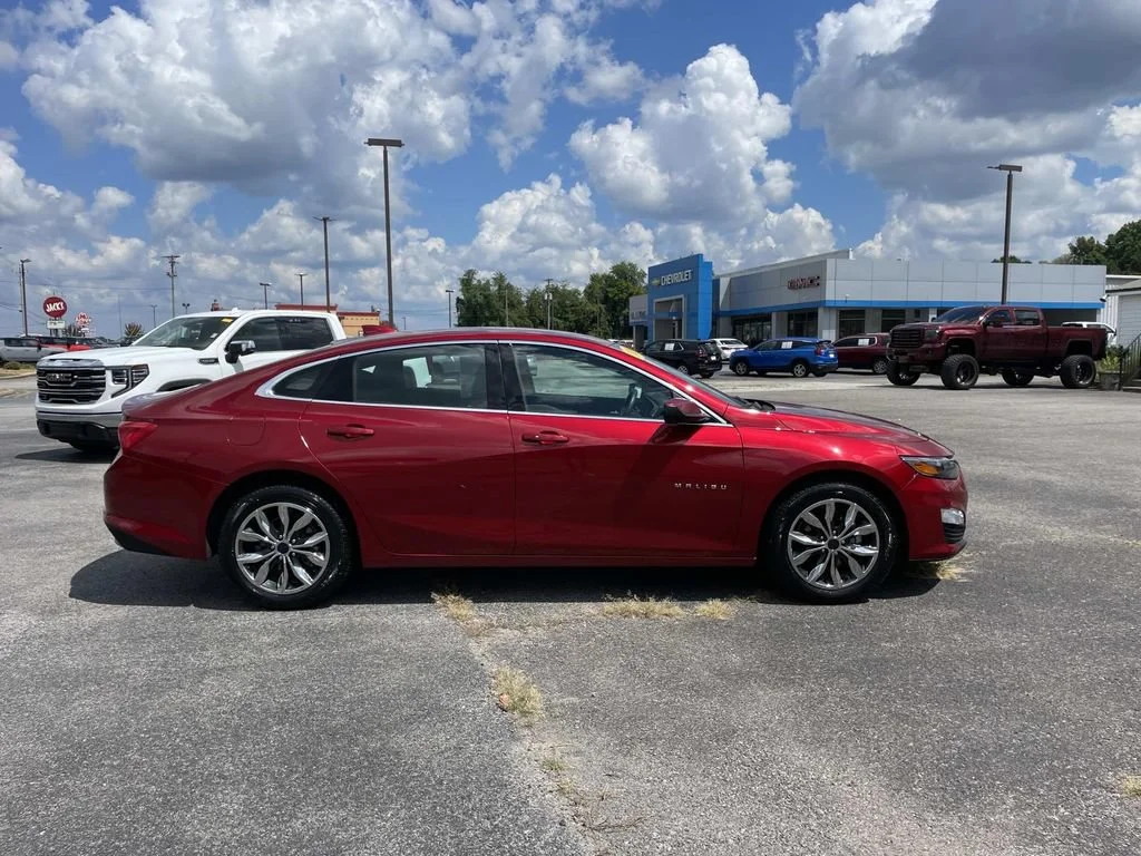 1G1ZD5ST5SF137511