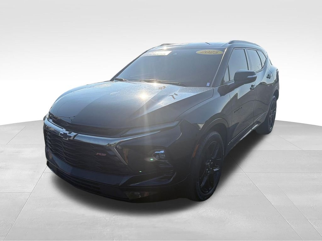 Used 2025 Black Chevrolet RS image 18