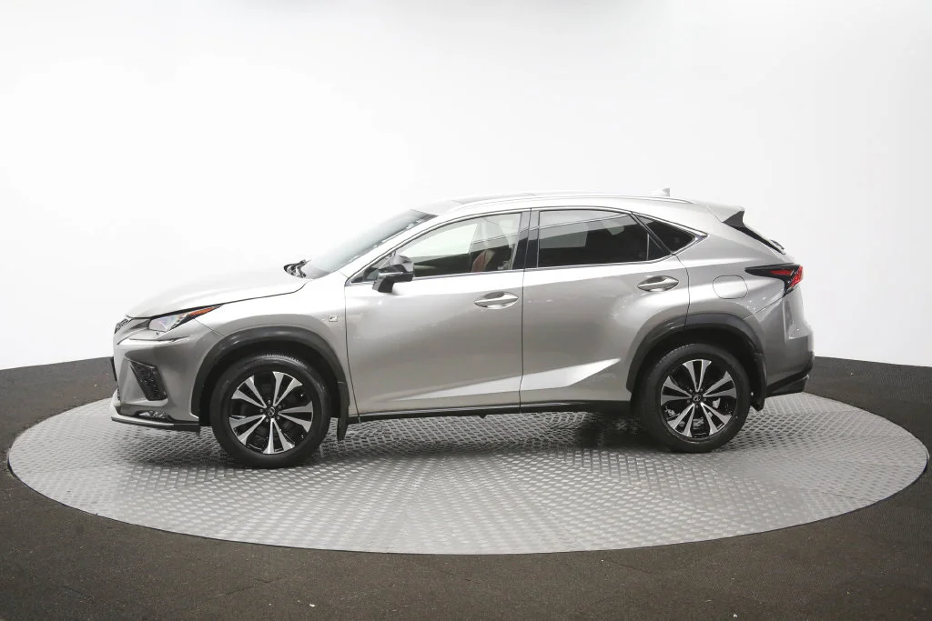 Used 2018  Lexus  image 55