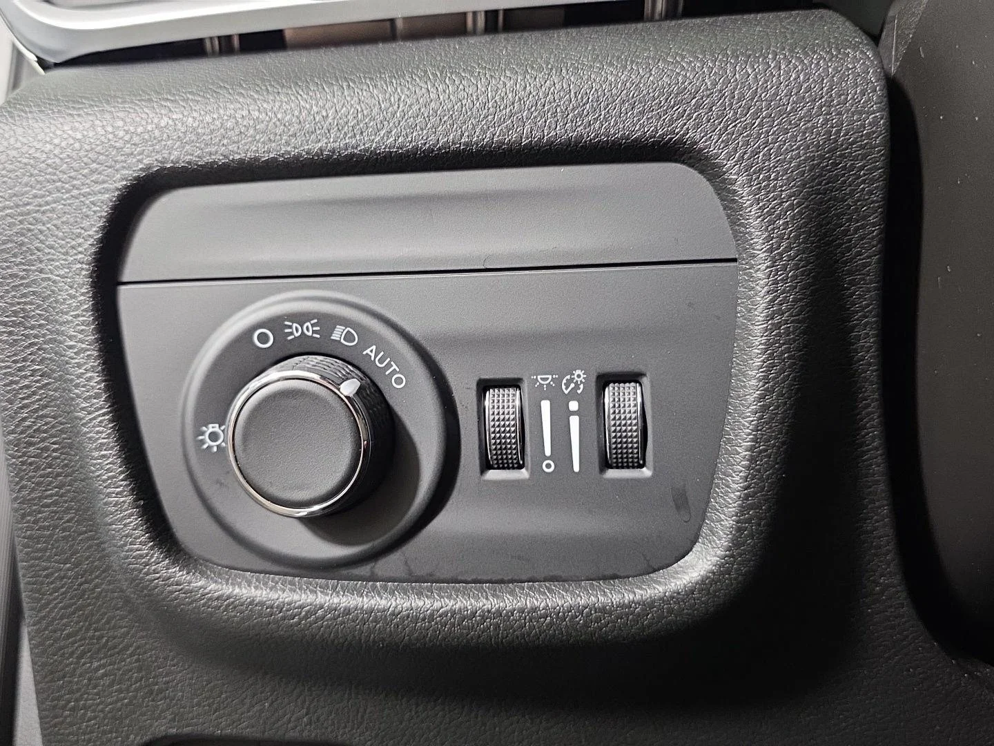 Used 2024 Bright White Clearcoat Jeep Altitude X image 14