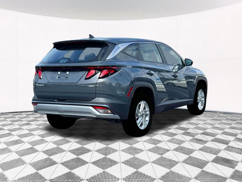 2025 Hyundai Tucson SE - Photo 11