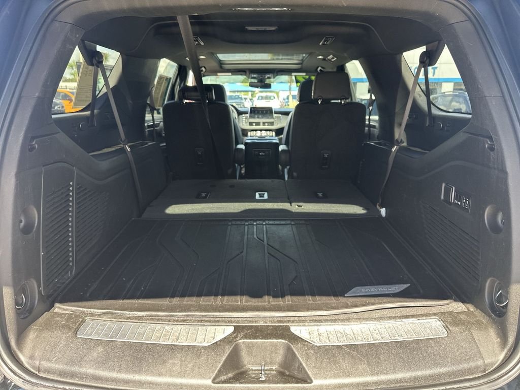Used 2022 Black Chevrolet Z71 image 27