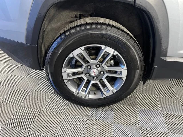 Used 2025 Silver GMC Elevation image 33
