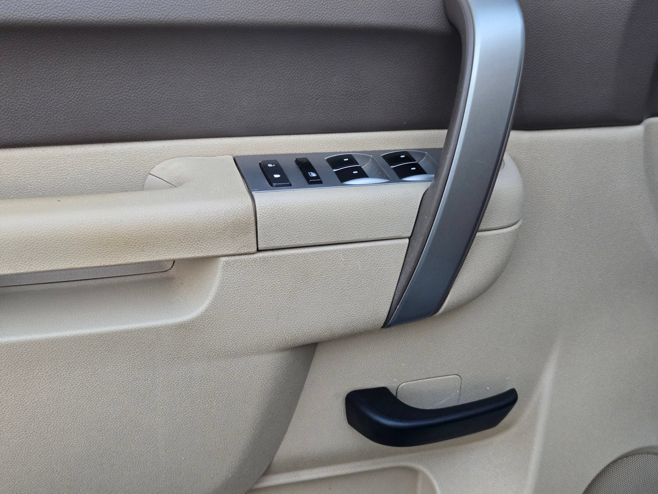 Used 2012 Summit White Chevrolet LT image 21