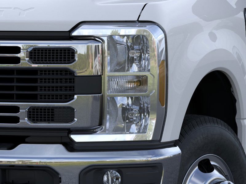 New 2026 Oxford White Ford F-350® XL image 41