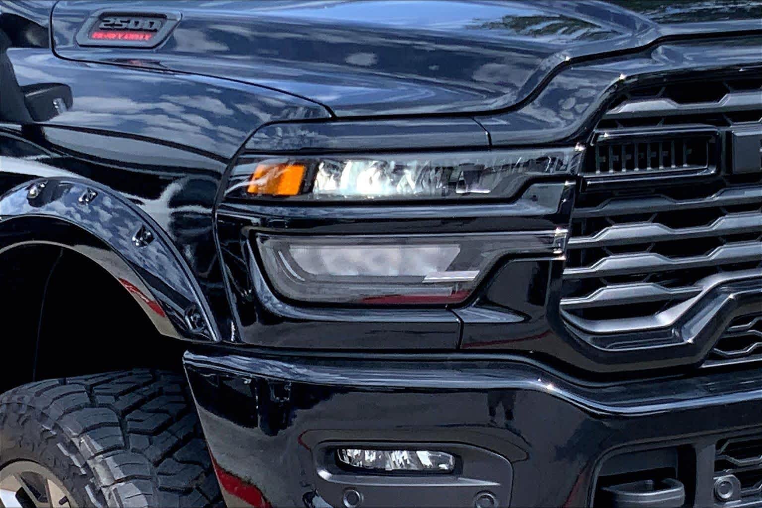 New 2026 Diamond Black Crystal Pearl-Coat Exterior Paint RAM Big Horn image 11