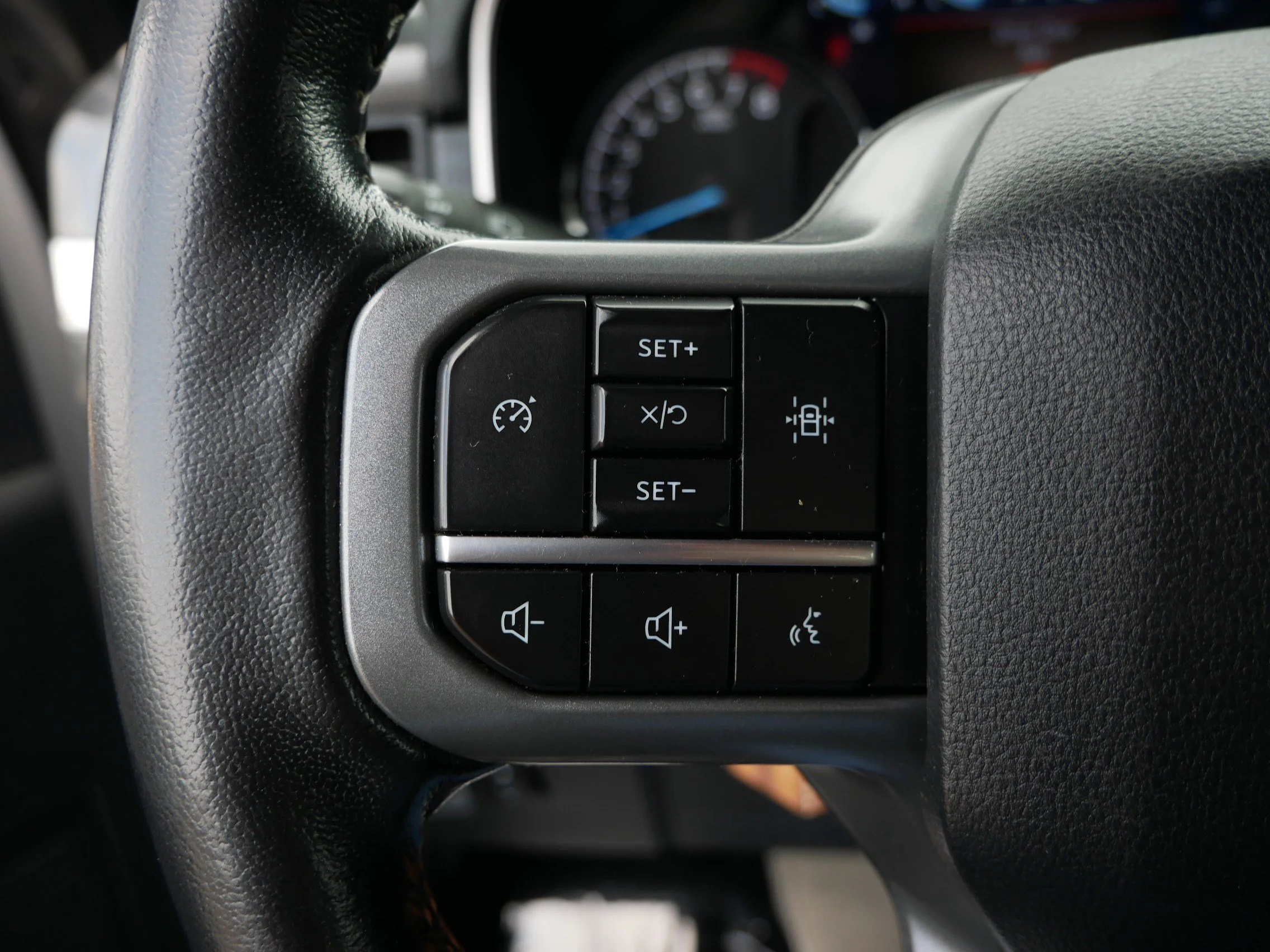 Certified Used 2021 Oxford White Ford XLT image 28