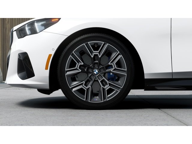 New 2027 Mineral White Metallic BMW  image 7