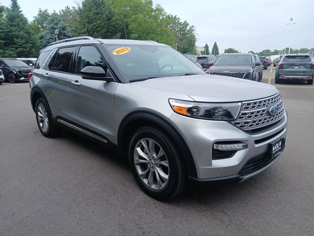 Used 2023 Silver Metallic Ford Limited image 1