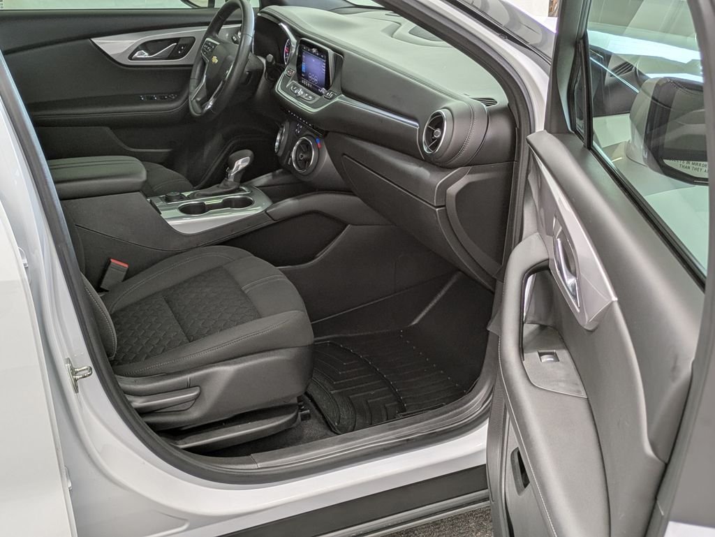 Used 2021 White Chevrolet LT image 23
